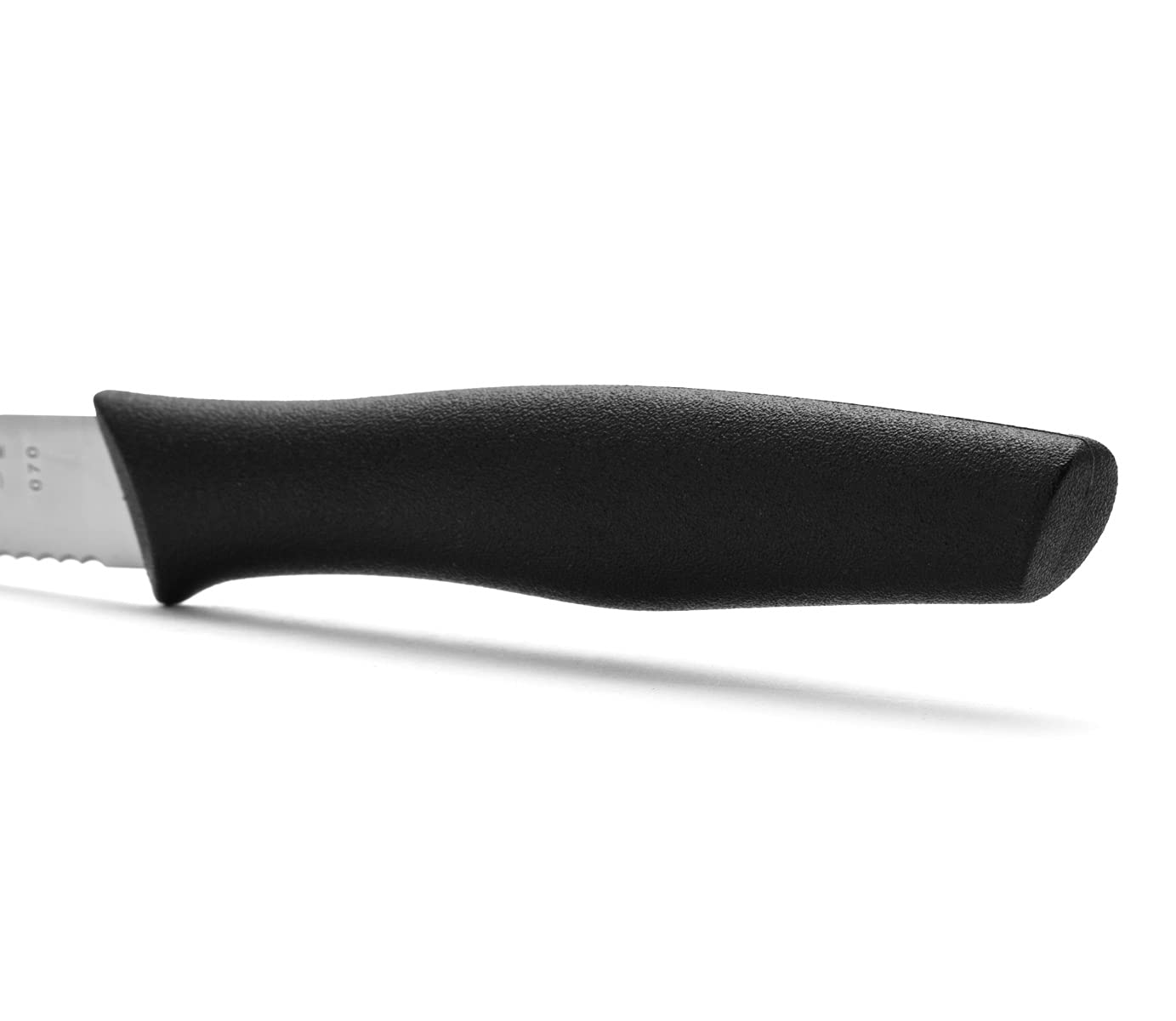 Arcos Serrated Paring Knife for Fruits and Vegetables, Stainless Steel Blade 85 mm, Black Polypropylene Handle, Nova Series - Image 4